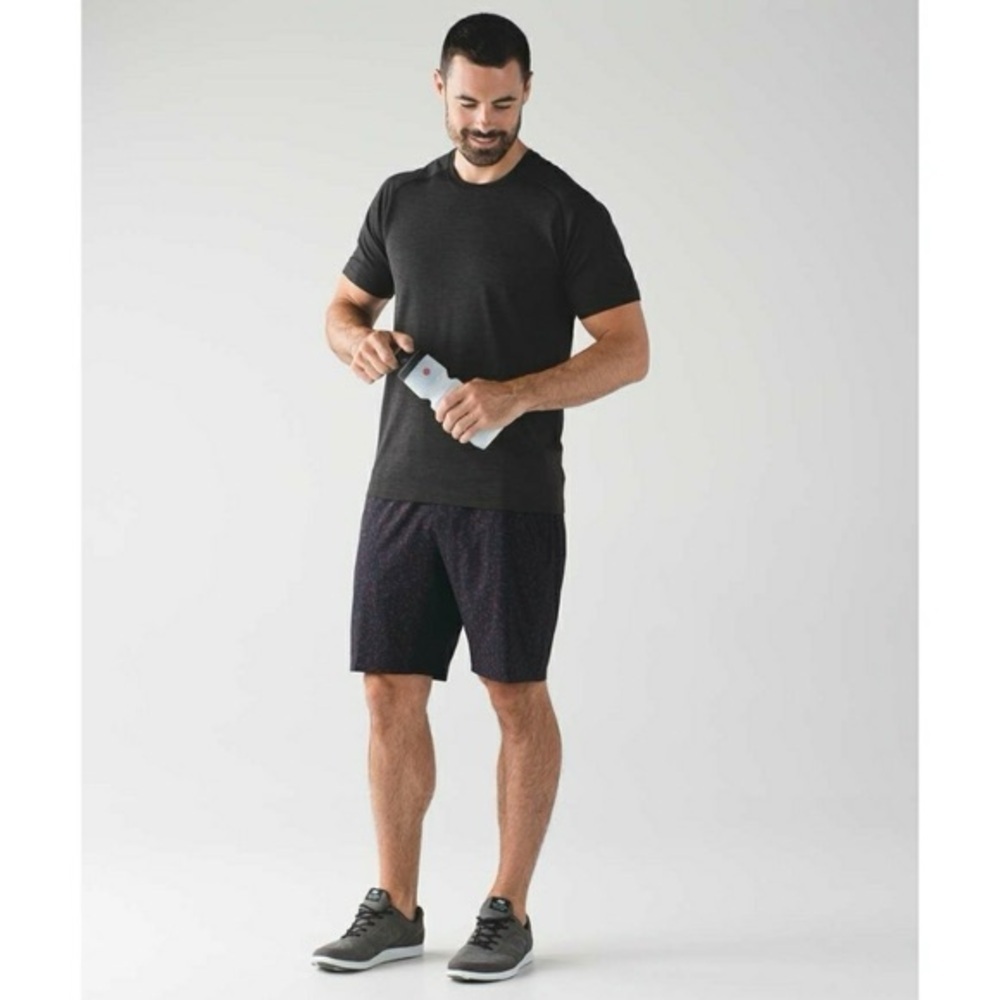 Lululemon T.H.E. Short Luxtreme Liner 9” Size M Radar Spot Black Cassis